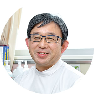 副院長 小児科科長　岡田靖